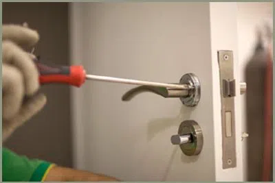 Locksmith Solution Services Monterey Park, CA 626-387-0008 - 68-44-8