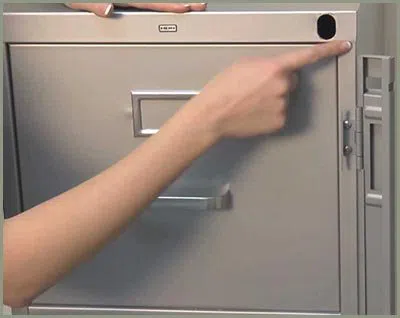 Locksmith Solution Services Monterey Park, CA 626-387-0008 - 68-44-9